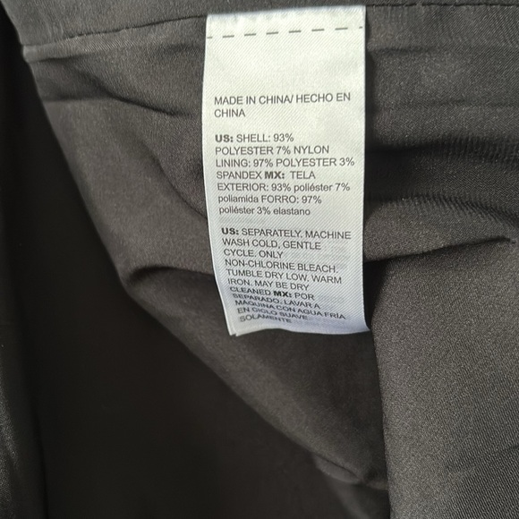 CHICO’s Tropical Tapestry Embroidery Long Blazer in Black/Red/Gold Size 3 (16) - Picture 7 of 7